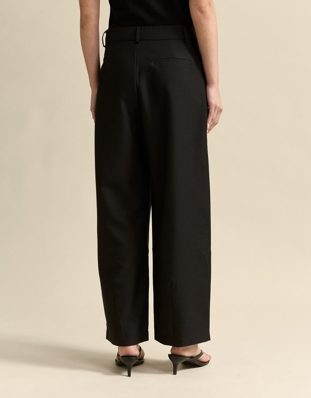 MVN - Barrel Leg Pants