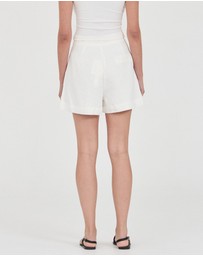 FRIEND of AUDREY - The Linen Blanket-Stitch Shorts