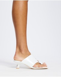 AERE - Asymmetric Heels