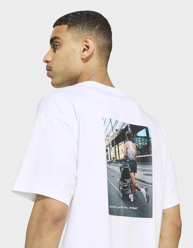 adidas Performance - RUNNERS WE ARE DIFFERENT GRAPHIC T-SHIRT Mens