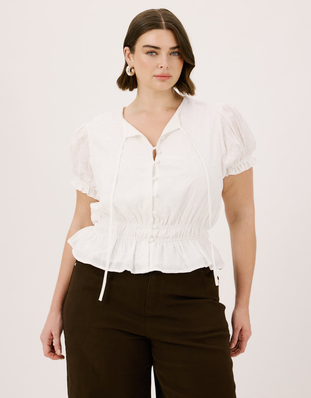 Atmos&Here Curvy - Short Sleeve Embroidered Top