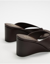 Dazie - Erin Thong Wedge Heels