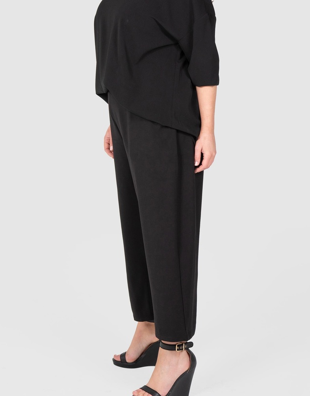 Love Your Wardrobe - Livia Crop Straight Leg Pants