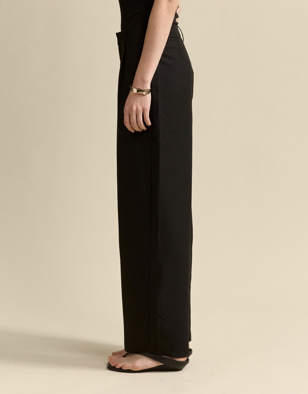 MVN - Barrel Leg Pants