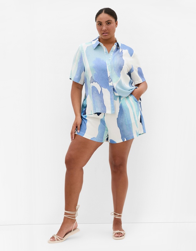 City Chic - Plus Size Surface Level Print Short - light blue