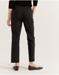 Review - Arianna Pant