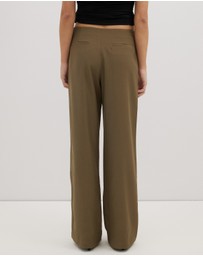 Dazie - Glow Up Low Rise Tailored Pants