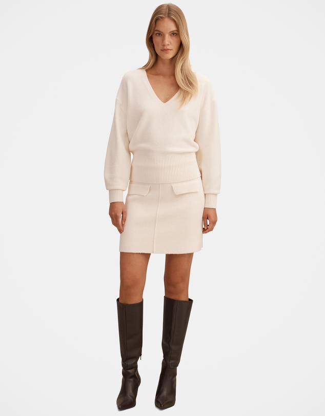 Forever New - Eloise V Neck Jumper