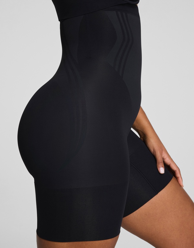 Spanx - SPANXsculpt GoFigure High-Waisted Mid-Thigh Shorts