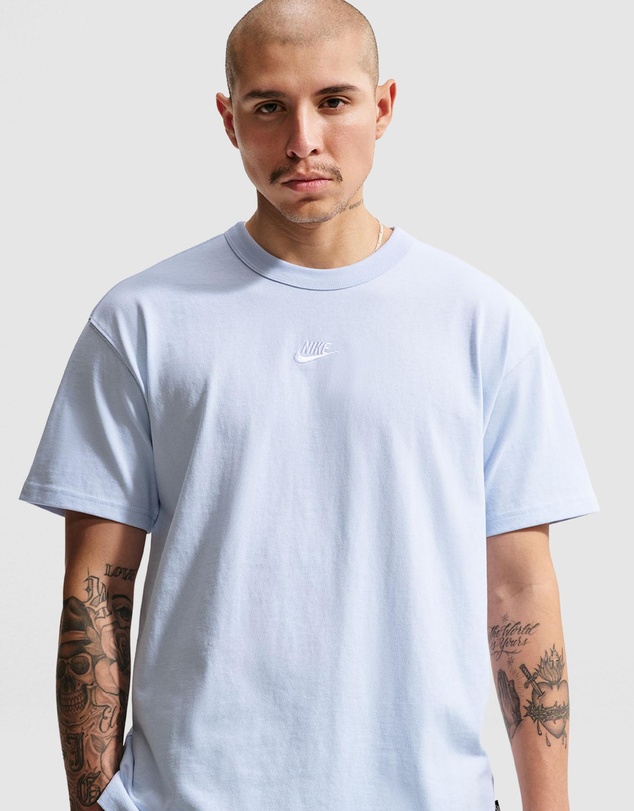 Nike - Sportswear Premium Essentials T-Shirt