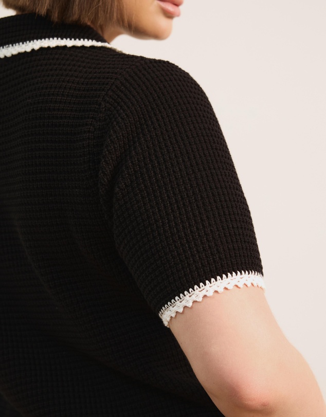 Atmos&Here Curvy - Issa SS V-Neck Knit Polo With Contrast Trim