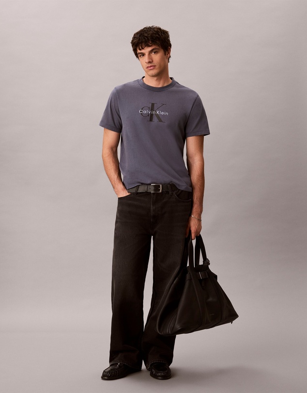 Calvin Klein Jeans - Acid Wash Monologo Graphic Relaxed T-Shirt