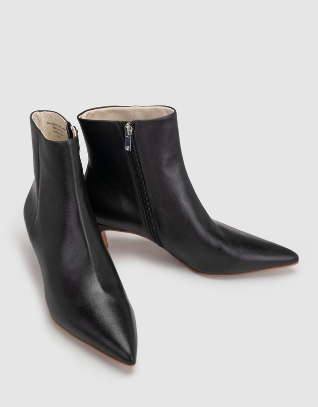 Chaos & Harmony - Nightfall Boot