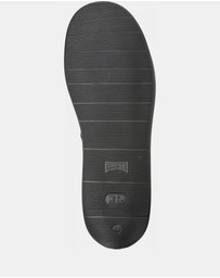Camper - Sneaker-Bootie Wagon