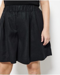 Commonry - Lucie Short