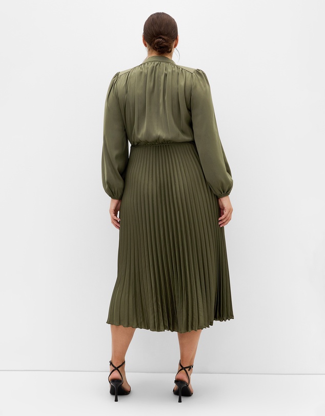 City Chic - Plus size Haley Long Sleeve Pleat Dress - olive