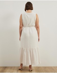 Atmos&Here Curvy - Verity Tiered V Neck Maxi Dress