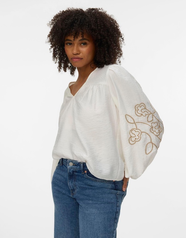 Vero Moda - Anya Embroidered Top
