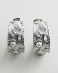 Moira Hughes - The White Label - The Jordan Hoops