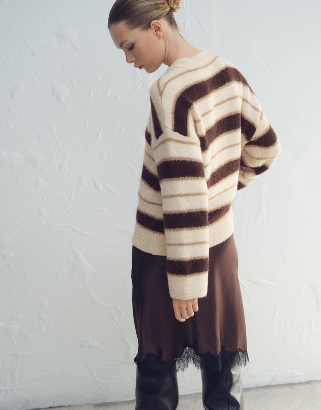 M.N.G - Nuevayol Sweater