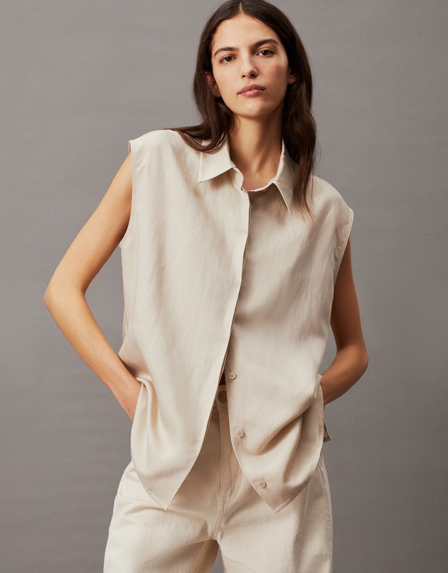 Calvin Klein - Relaxed Cut Out Detail Shirt