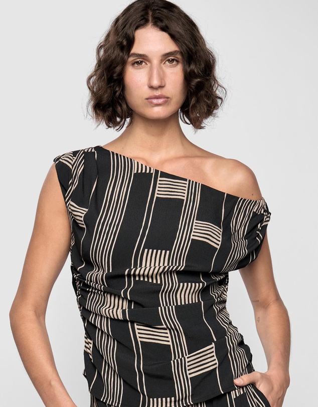 Staple the Label - Marina Asymmetrical Top