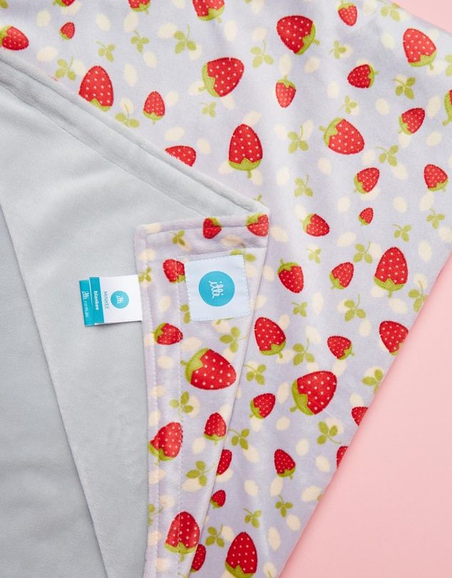 itti bitti - Travel Blanket Strawberry Shortcake