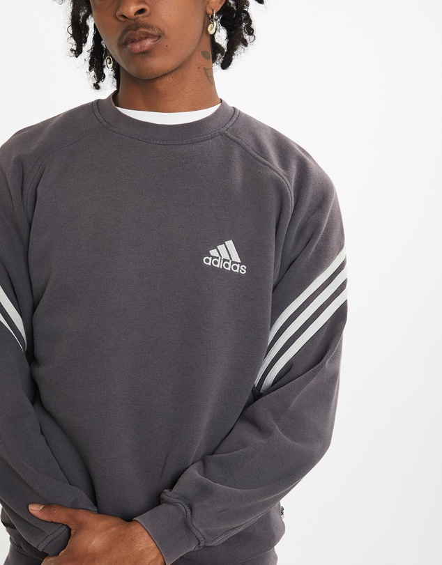 Vintage by The Real Deal - Pre Loved - Vintage 90s Adidas Sweatshirt
