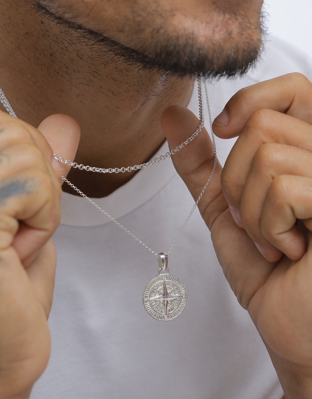 Kuzzoi - ICONIC EXCLUSIVE - Compass Pendant Necklace in 925 Sterling Silver