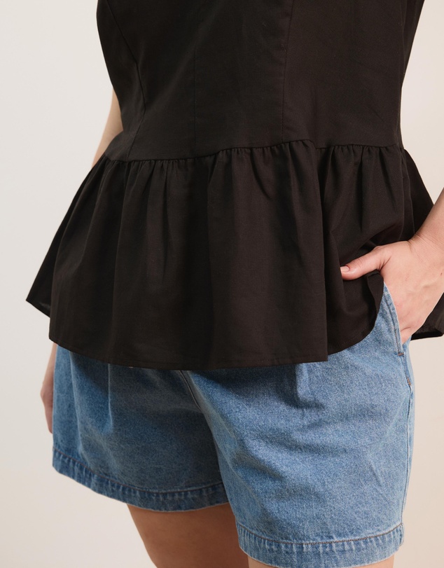 Atmos&Here Curvy - Lola Linen V-Neck Peplum Top