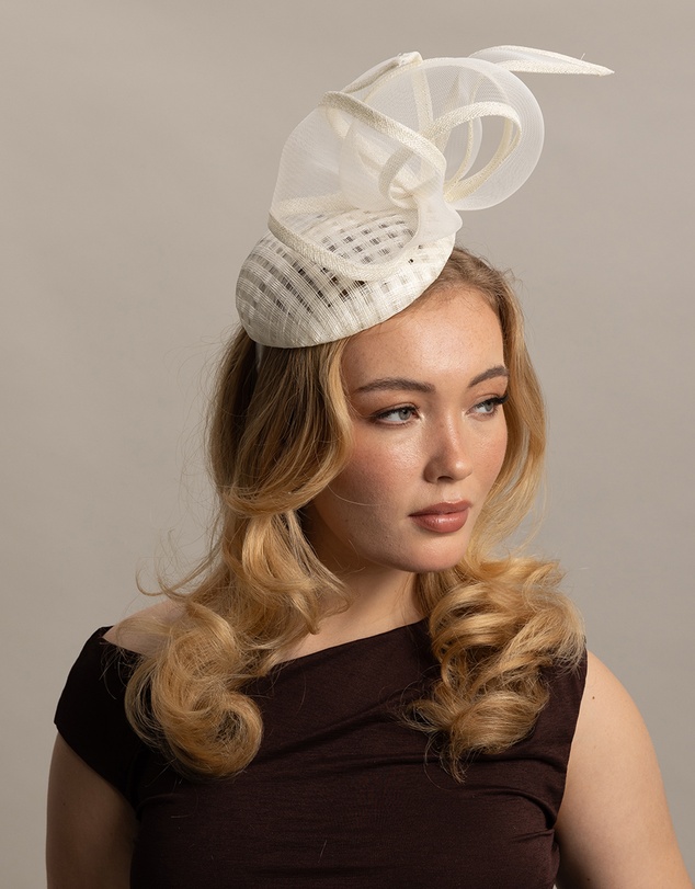 Morgan & Taylor - Pia Fascinator in Ivory White