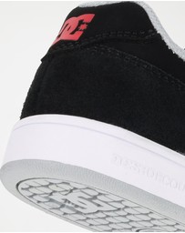 DC Shoes - Boys 4 to 16 Manteca 4 V Skate Shoes