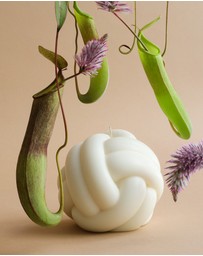 XRJ Celebrations - In Knots Candle
