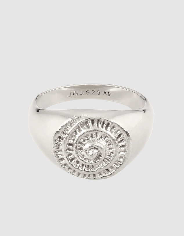 Kuzzoi - ICONIC EXCLUSIVE - Signet Ring with Spiral Shell Emblem in 925 Sterling Silver