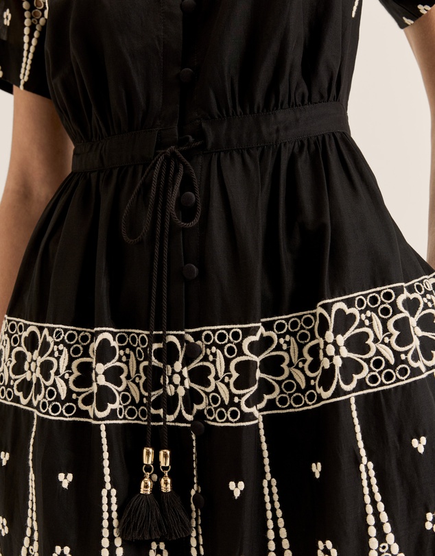 Review - Florida Embroidered Midi Dress