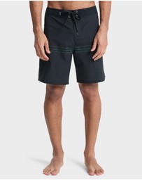 Quiksilver - Mens Surfsilk Straight 18