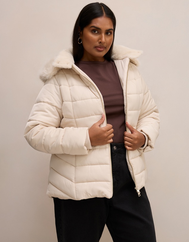 Forever New Curve - Macey Curve Short Puffer Jacket