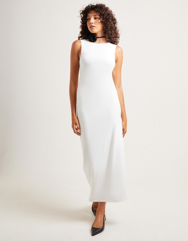 Alice In The Eve - Dahlia Curve Cut Out Maxi Dress