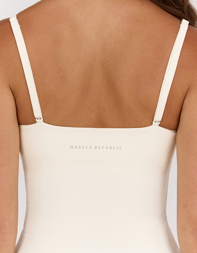 Muscle Republic - Aire Scoop Top