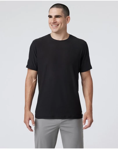 Vuori - Strato Tech Tee