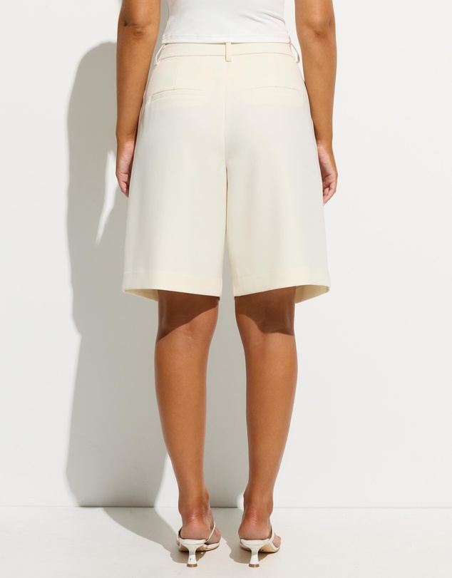 Dazie - Emmie Low Rise Pleated Tailored Shorts