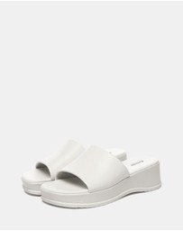 EVERAU - EverAU Ugg Fiona Cow Suede Upper Sandals