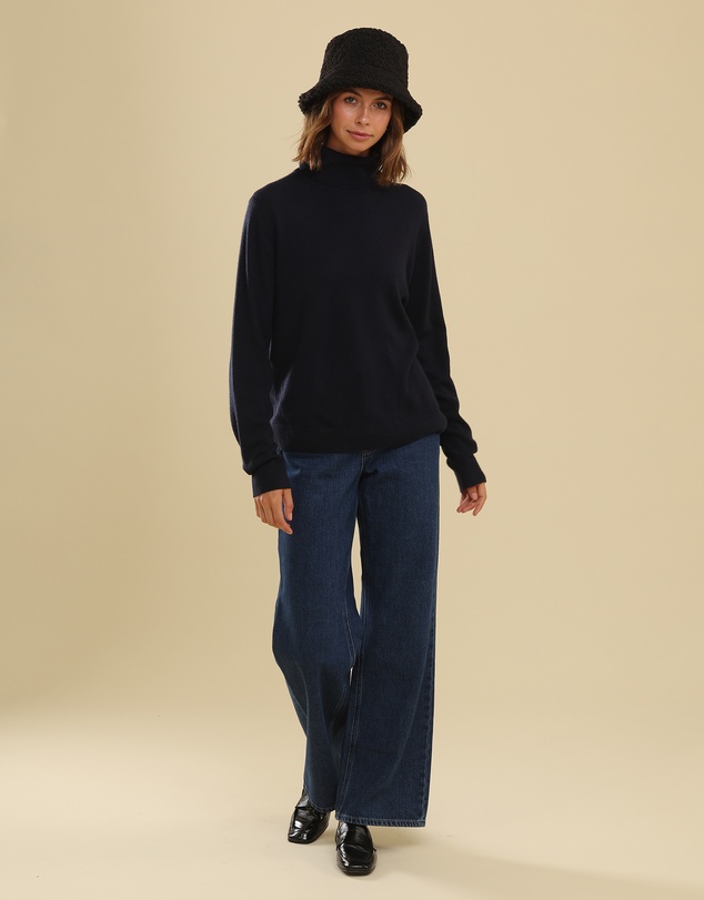 Morgan & Taylor - Drew Teddy Bucket Hat in Black