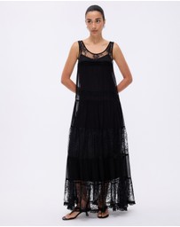 Minima Esenciales - Amelia Lace Panel Maxi Dress