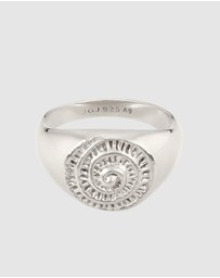 Kuzzoi - ICONIC EXCLUSIVE - Signet Ring with Spiral Shell Emblem in 925 Sterling Silver