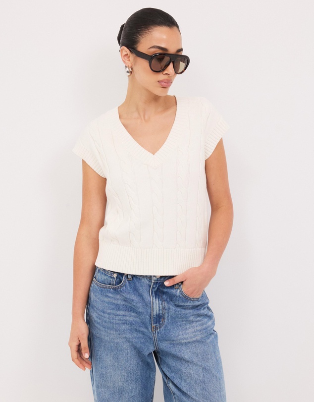 Calli - Leo Wool Blend Cable Knit Vest