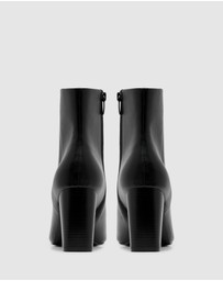 Nine West - Plumm