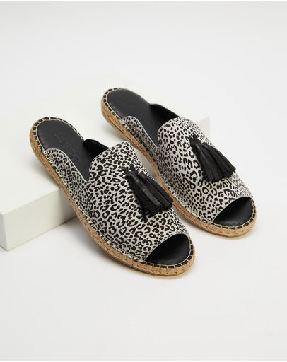 White Leopard & Black