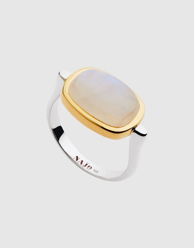Najo - Fleur Yellow Gold Rainbow Moonstone Ring