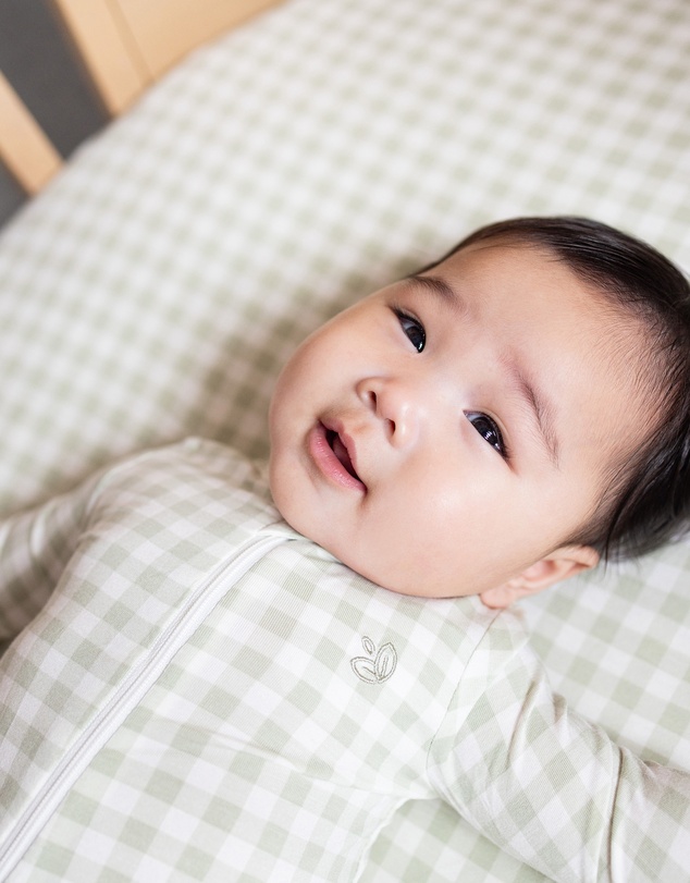 Grow Kindly - Light Zippee Baby Romper in Gumleaf Gingham (0.2 TOG)